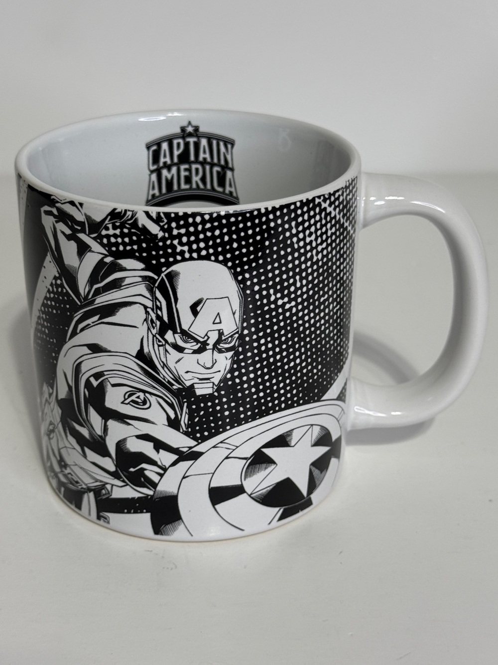 Marvel Captain America Mug 20 Oz Black & White